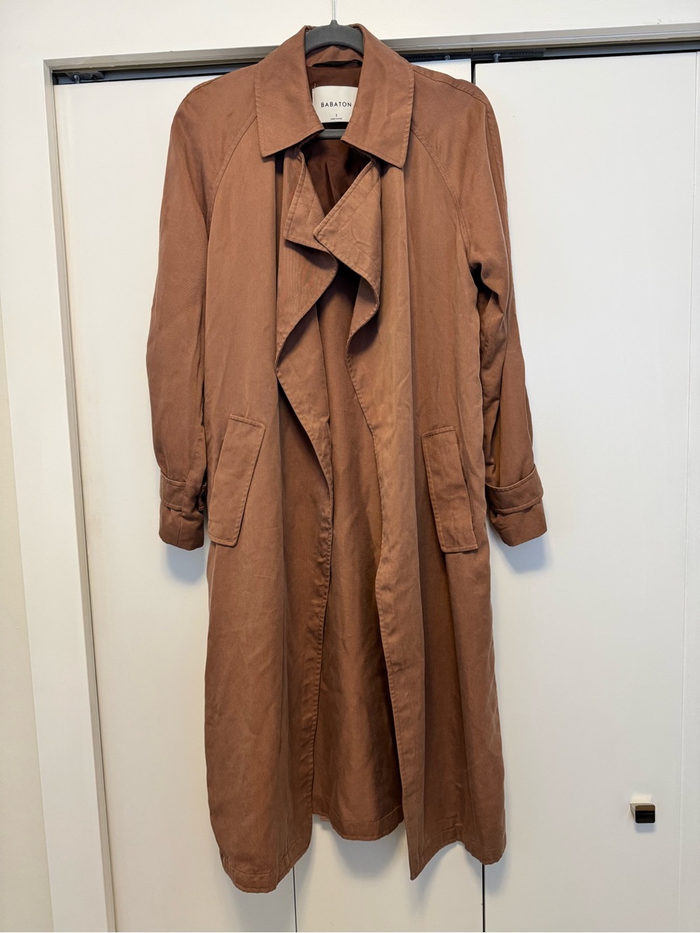 Aritizia Babaton Open Trench Coat - Size S Condition: Fair